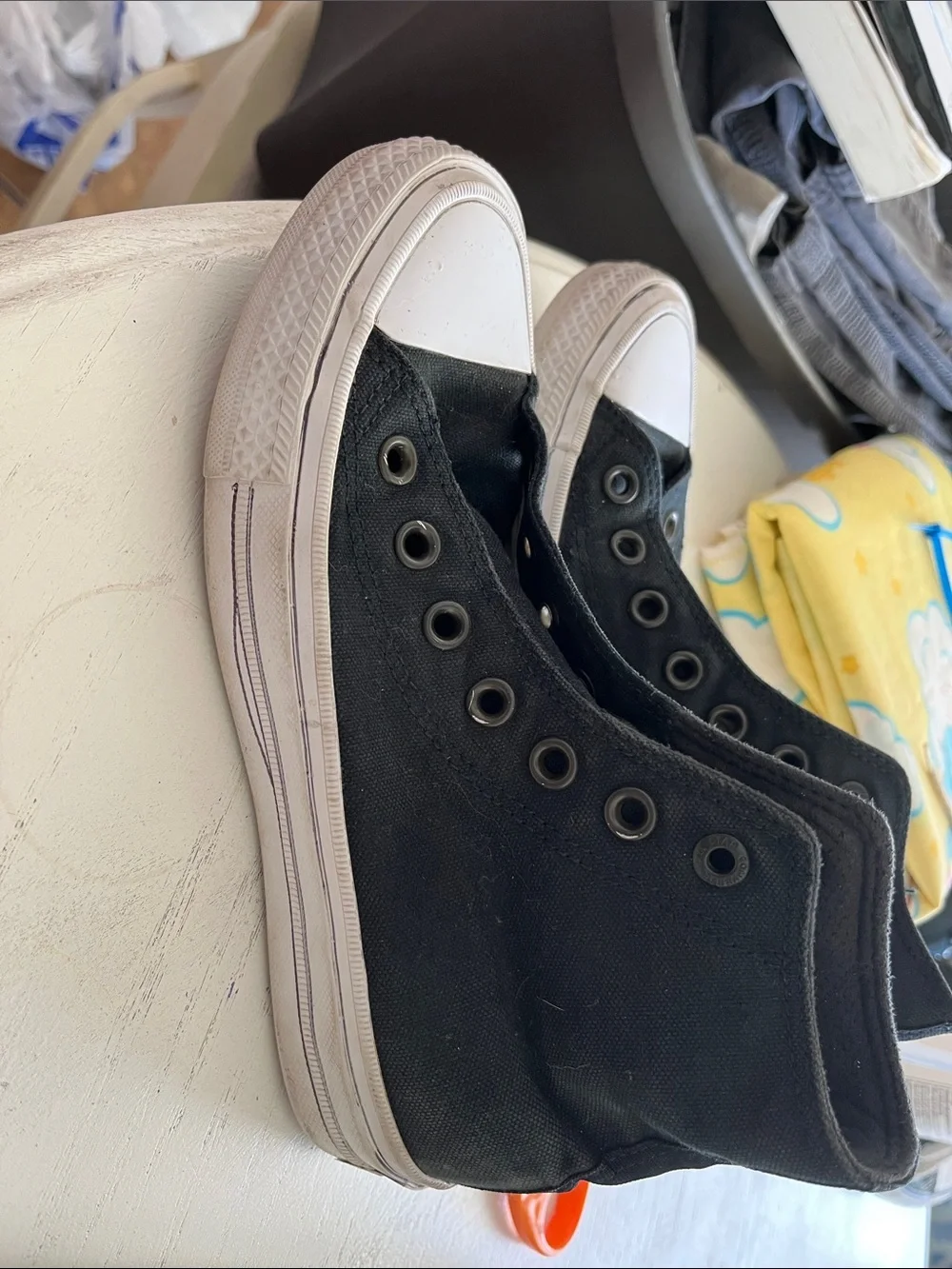 Converse Chuck Taylor Black & White High Top Sneakers 5.5